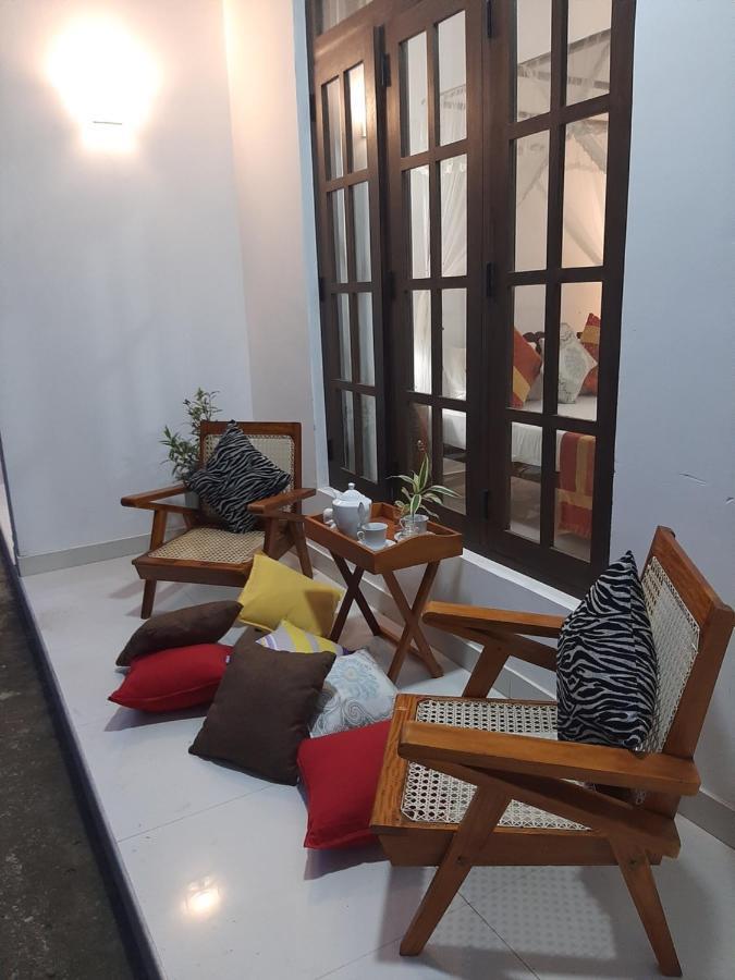 Hotel Chanara シギリヤ エクステリア 写真